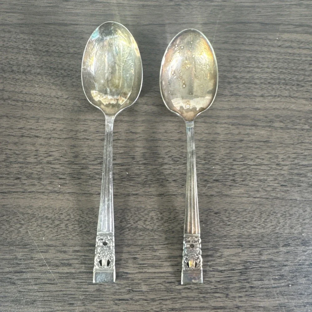 2 Vintage 1936 ONEIDA COMMUNITY CORONATION 6 inch silverplate soup spoon